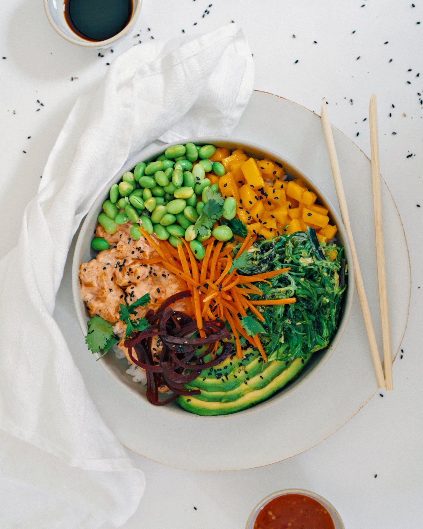 salmon poke bowl, close up