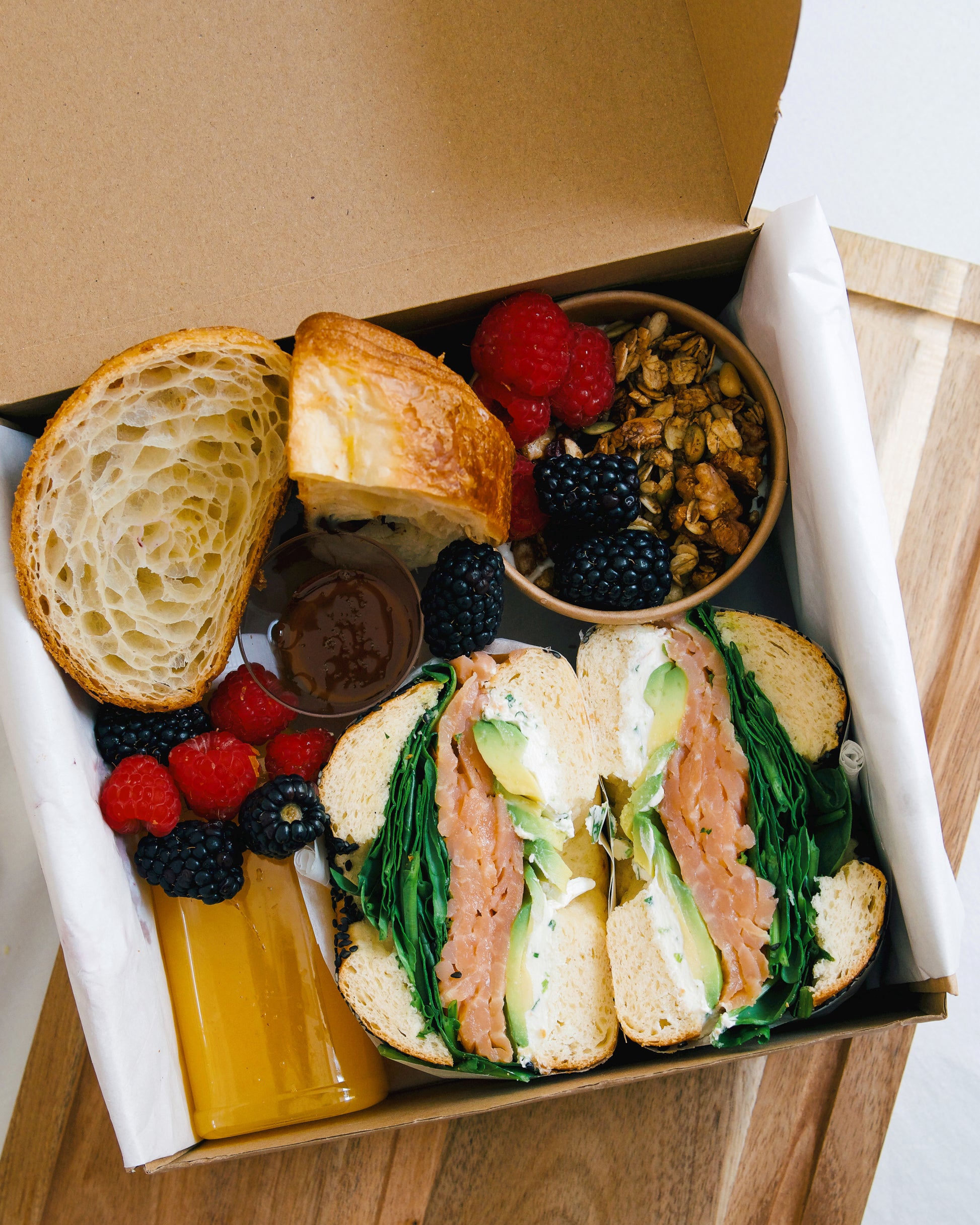 Piato brunch box, top angel 2